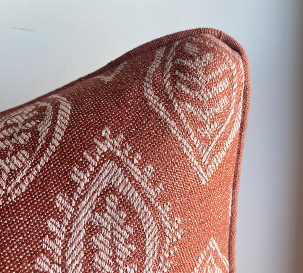 Polštář Millgate Coral s paspulí