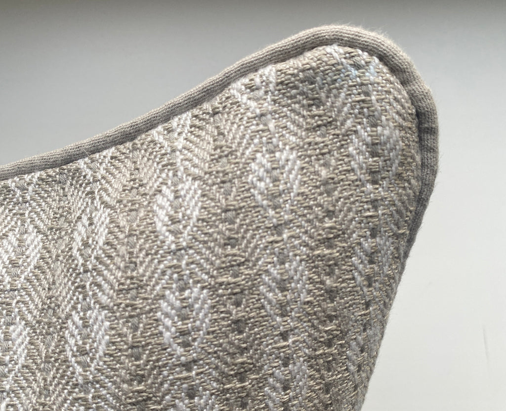 Polštář Paranoa s paspulí